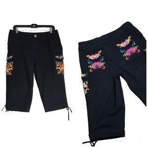 2 Friends Black Embroidered Crop Adjustable Drawstring Leg Capri Pants Size 10